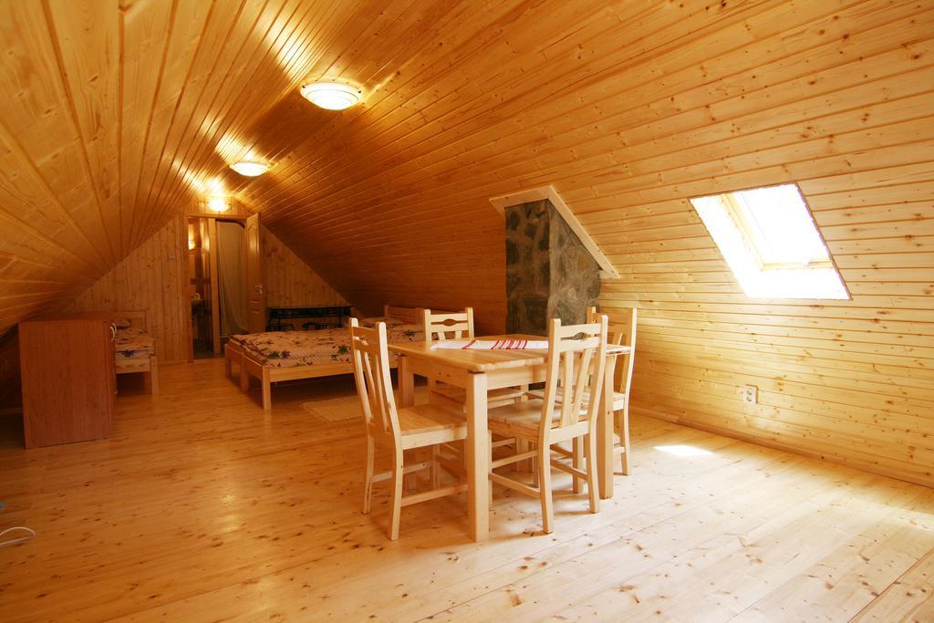 Kemences Porta Hotel Hollókő Ruang foto